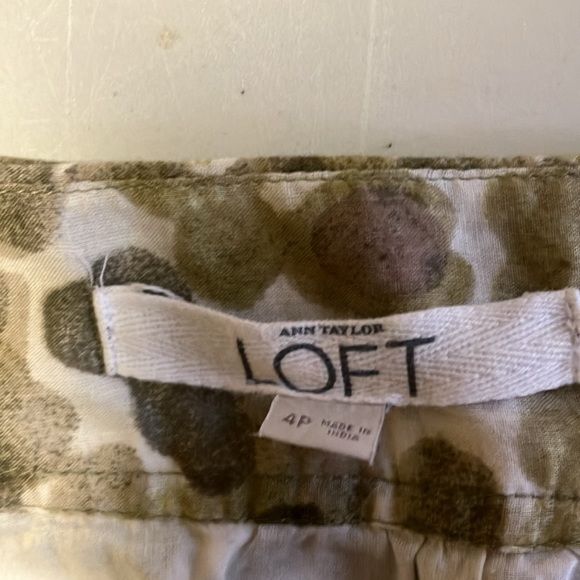 Ann Taylor Loft skirt size 4 petite - Picture 3 of 4